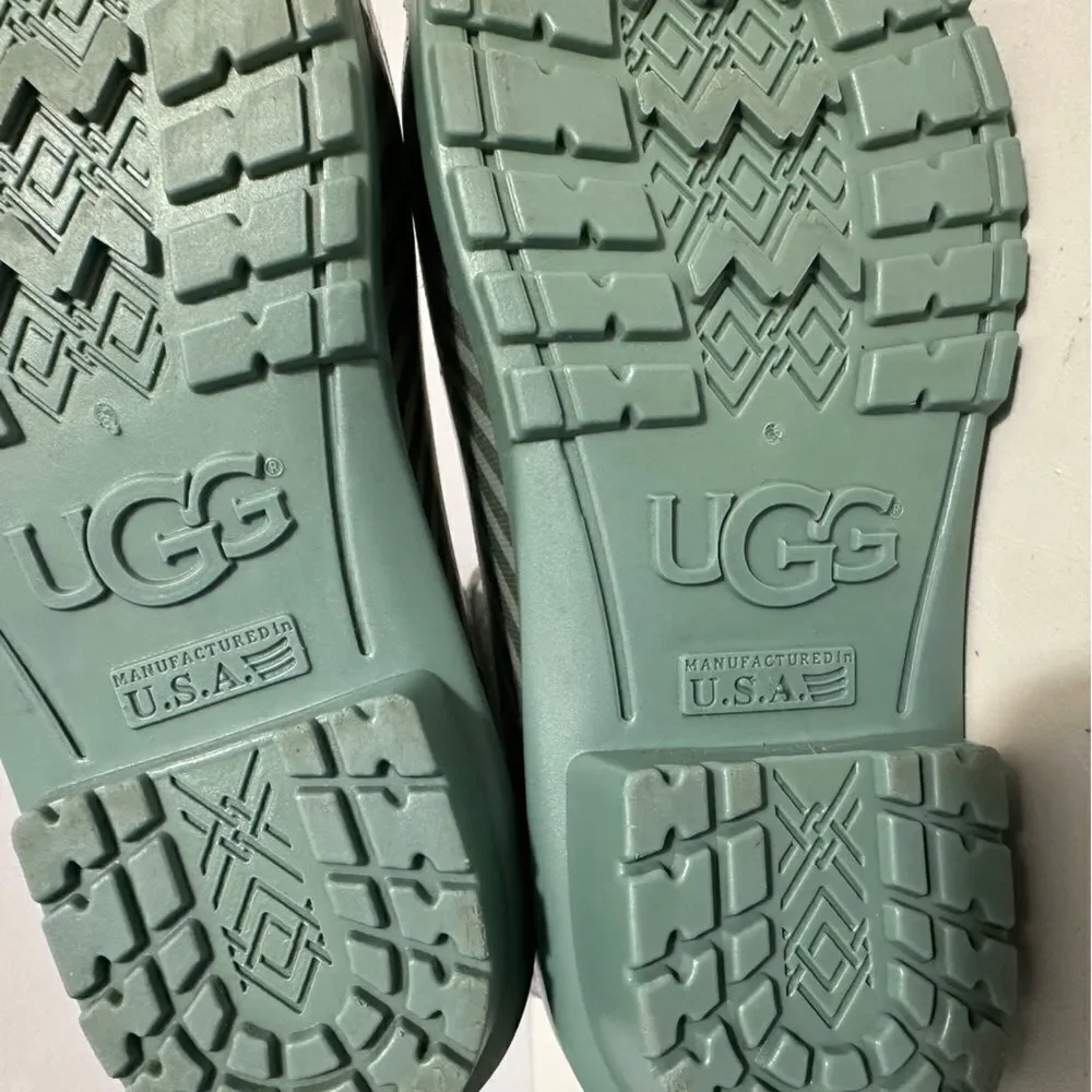 Ugg girls green stripe rain boots size 5
